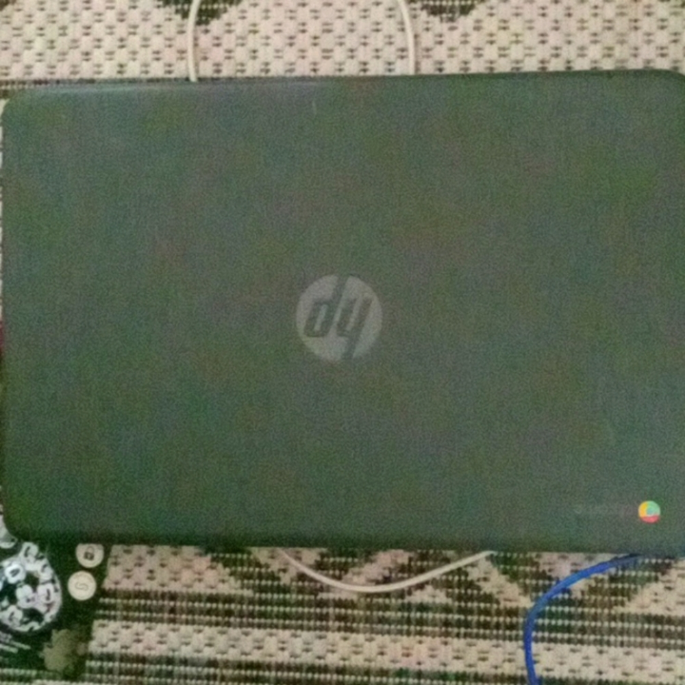 HP Intel Inside Energystar Touchscreen Chromebook - Picture 5 of 9